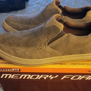 Skechers relaxed fit slip on shoes size 9